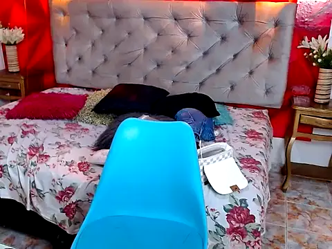 IsabellaaSweet online show from November 10, 2025, 8:52 pm