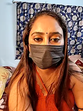 Cute-lusi online show from October 31, 2025, 6:20 pm