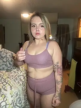 JuicyExxxperience online show from December 17, 2025, 2:01 pm