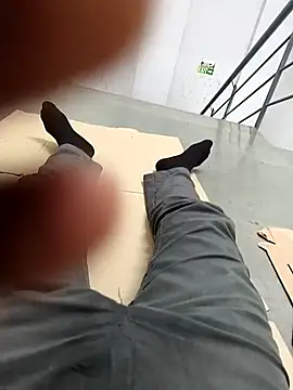 hotboy43339 online show from September 18, 2025, 5:04 pm