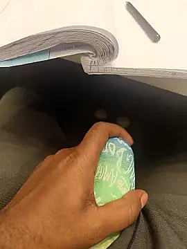 hotboy43339 online show from January 14, 2026, 9:04 am