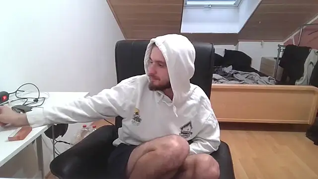 Snapshot of Bez3ybik chatting on September 10, 2025, 5:35 pm Bez3ybik online show from September 10, 2025, 5:35 pm