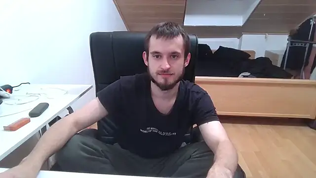 Snapshot of Bez3ybik chatting on October 13, 2025, 6:41 pm Bez3ybik online show from October 13, 2025, 6:41 pm