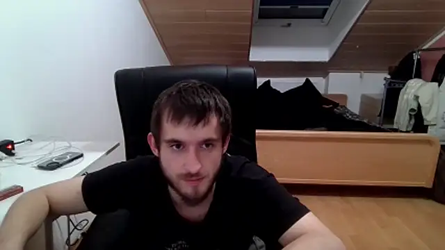 Snapshot of Bez3ybik chatting on November 19, 2025, 7:36 pm Bez3ybik online show from November 19, 2025, 7:36 pm