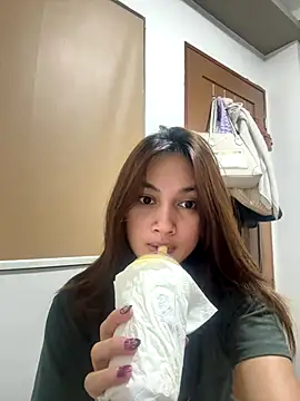 LanySylvia online show from November 5, 2025, 5:13 pm