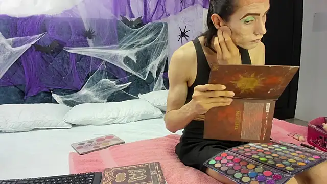 Snapshot of shantala_nastasiia chatting on October 29, 2025, 12:40 pm shantala nastasiia online show from October 29, 2025, 12:40 pm