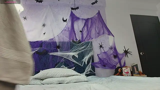 Snapshot of shantala_nastasiia chatting on November 3, 2025, 1:12 pm shantala nastasiia online show from November 3, 2025, 1:12 pm