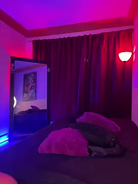 ZahaRose online show from October 16, 2025, 1:17 am