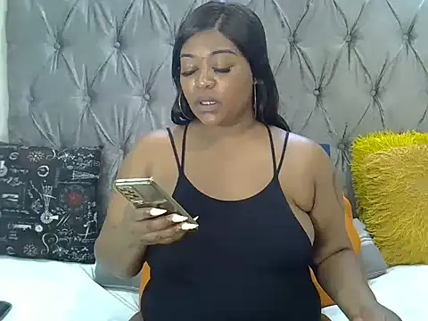 BigAssjuicy26 online show from November 6, 2025, 6:31 pm