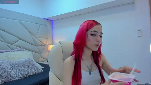 persefone 333 online show from October 8, 2025, 7:55 pm