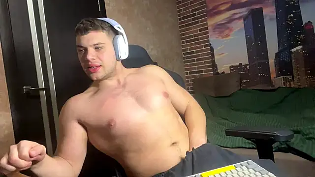 MusclePhantom online show from March 29, 2026, 9:15 pm