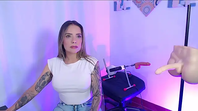 Natasha cam222 online show from November 28, 2025, 2:47 am