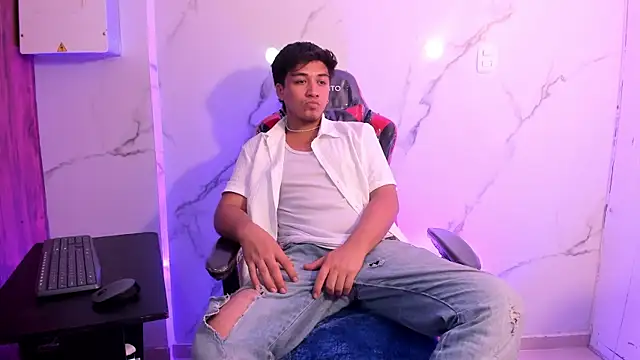 juanmechanic  online show from December 16, 2025, 5:23 am