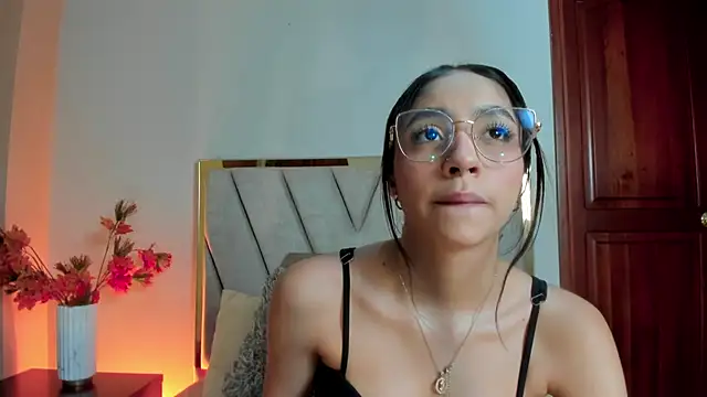 IvyJhons online show from December 20, 2025, 12:34 pm