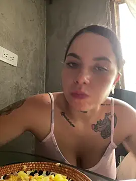 Lali HOtt online show from June 11, 2026, 9:13 pm