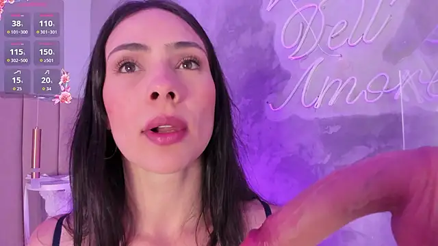 miamonroee  online show from February 28, 2026, 10:38 am