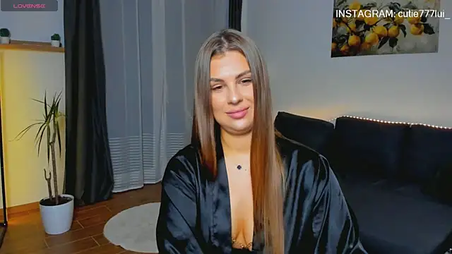 Cutie Lui online show from November 10, 2025, 10:36 am