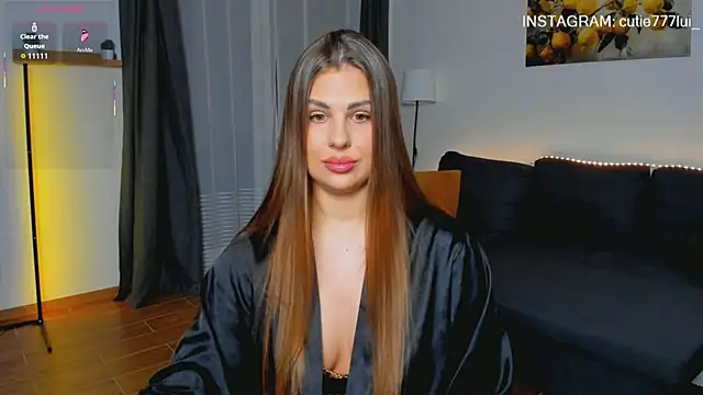 Cutie Lui online show from November 18, 2025, 2:54 pm