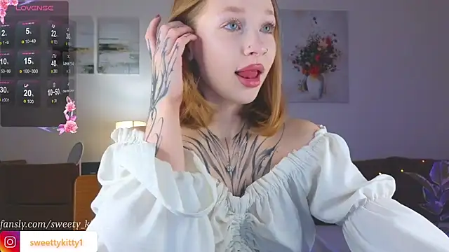 sweettykitty online show from October 25, 2025, 11:40 am