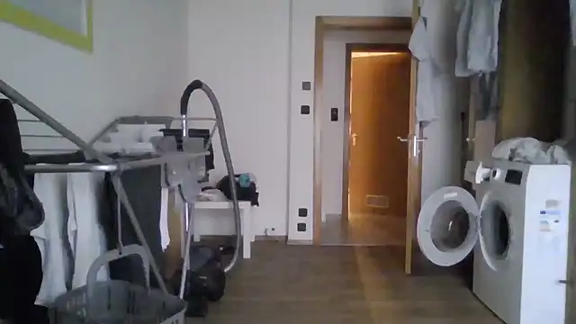 XLBarehengst online show from March 31, 2026, 6:03 am