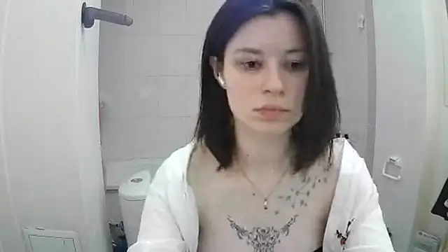 EdlinEngelby online show from September 11, 2025, 11:21 am