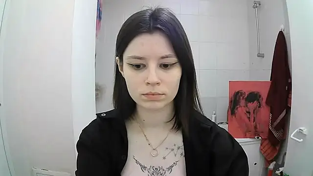 EdlinEngelby online show from September 19, 2025, 4:18 pm