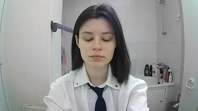 EdlinEngelby online show from September 26, 2025, 4:11 pm