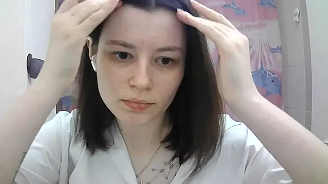 EdlinEngelby online show from October 11, 2025, 10:47 am