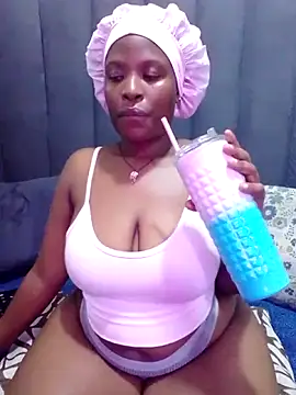 MrsMxx25 online show from October 16, 2025, 11:28 pm