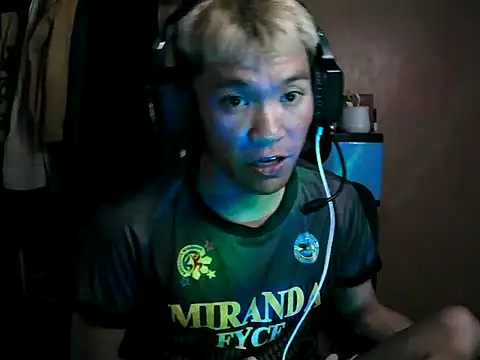 Riiichie wilCumm online show from November 17, 2025, 3:51 pm