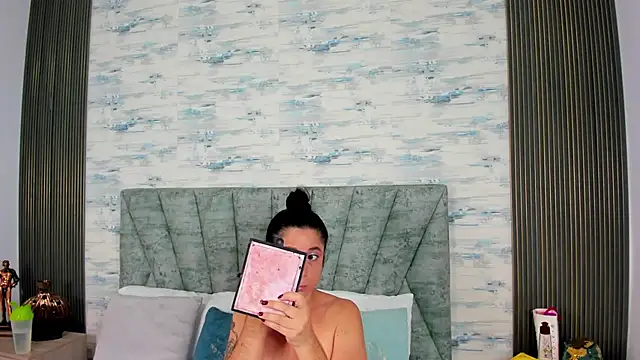 ShanelEvans online show from September 23, 2025, 7:06 pm