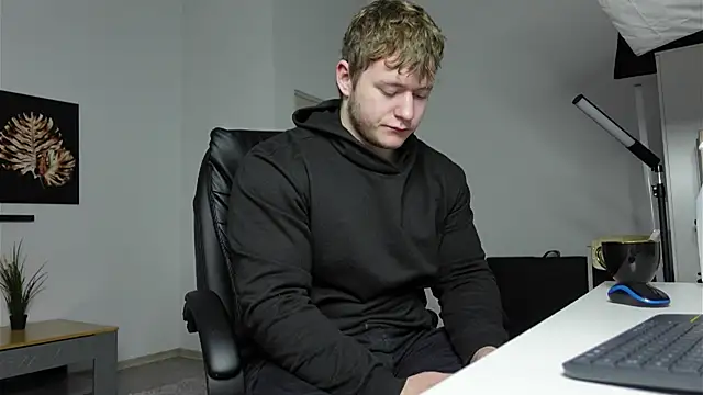 Richard Dullas online show from October 5, 2025, 5:28 am