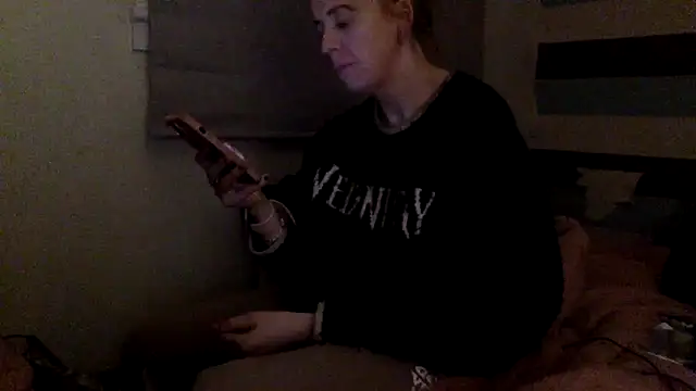 Bellababexox online show from May 16, 2026, 12:29 am