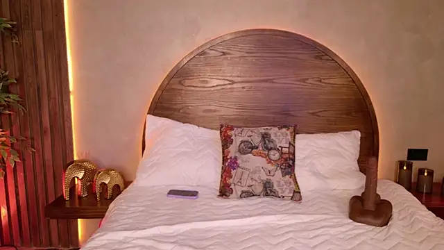 Dani leon  online show from December 13, 2025, 11:32 pm