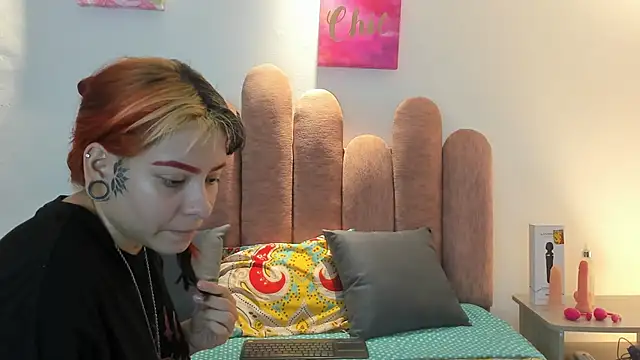 Lily666  online show from October 1, 2025, 7:53 pm