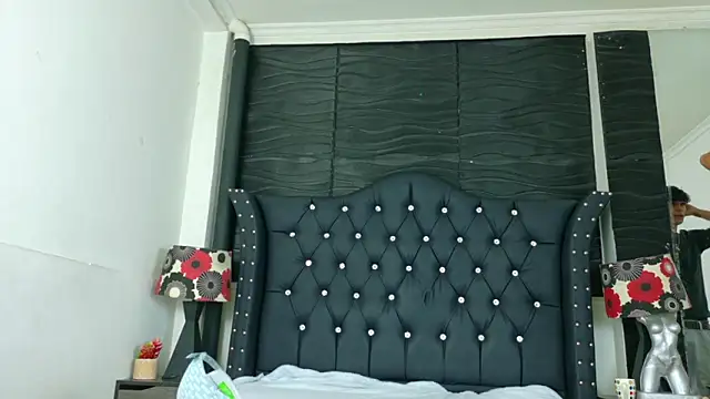AxelWolfe online show from September 20, 2025, 7:48 pm