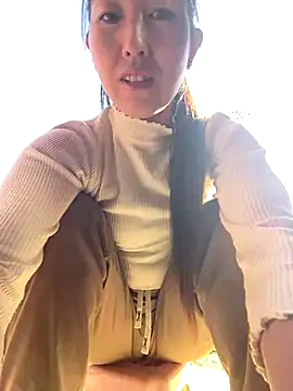 Huong-Ly online show from November 26, 2025, 2:01 am