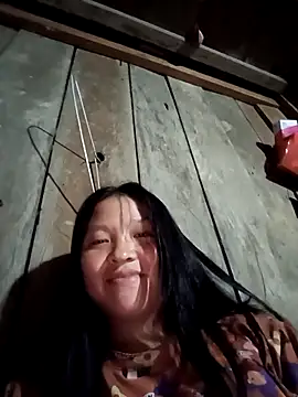 Snapshot of MuiNay chatting on September 28, 2025, 11:15 am MuiNay online show from September 28, 2025, 11:15 am