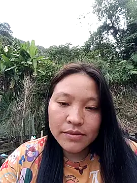 Snapshot of MuiNay chatting on October 16, 2025, 9:43 am MuiNay online show from October 16, 2025, 9:43 am