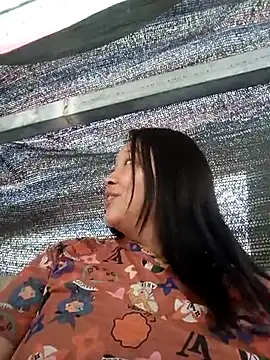 Snapshot of MuiNay chatting on October 20, 2025, 2:34 am MuiNay online show from October 20, 2025, 2:34 am