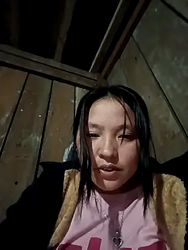 Snapshot of MuiNay chatting on November 2, 2025, 11:45 am MuiNay online show from November 2, 2025, 11:45 am