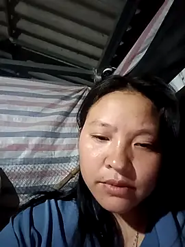 Snapshot of MuiNay chatting on November 3, 2025, 10:32 pm MuiNay online show from November 3, 2025, 10:32 pm