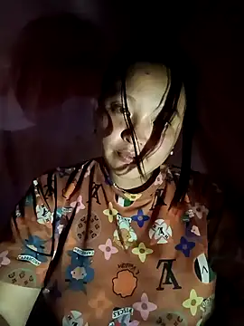 MuiNay online show from December 5, 2025, 2:03 pm