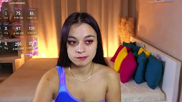 Leila Hefner online show from September 13, 2025, 3:39 am