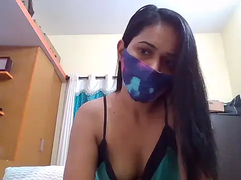 Curvyqueenz online show from November 5, 2025, 5:35 pm