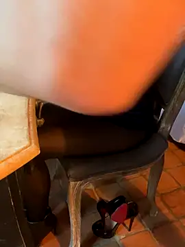 LesAmantsAE2 online show from October 2, 2025, 7:37 am