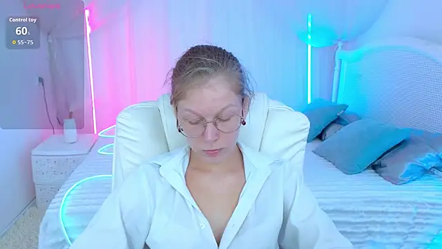 Lilly Belly online show from September 14, 2025, 11:09 am