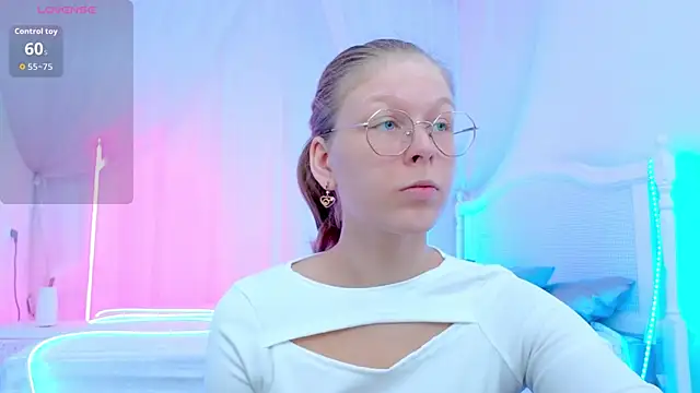 Lilly Belly online show from September 19, 2025, 2:29 pm