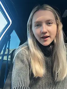 EmilyMood online show from September 10, 2025, 4:12 am