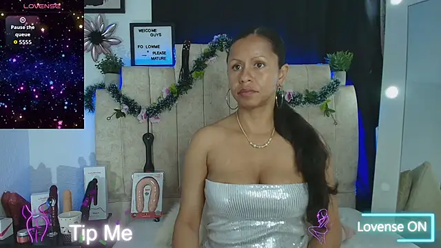 Snapshot of Catherine_mature45 chatting on December 15, 2025, 6:23 pm Catherine mature45 online show from December 15, 2025, 6:23 pm